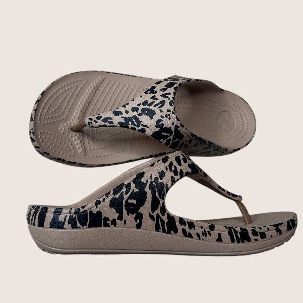 Crocs Sandals Women Sz 9 Leopard Kadee II Flip Flop Comfort Walking Animal Print - Picture 3 of 17